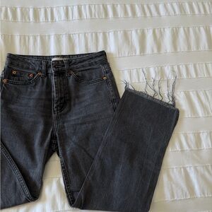 Topshop Black Straight Leg Jeans – High Rise Cropped Raw Hem W25